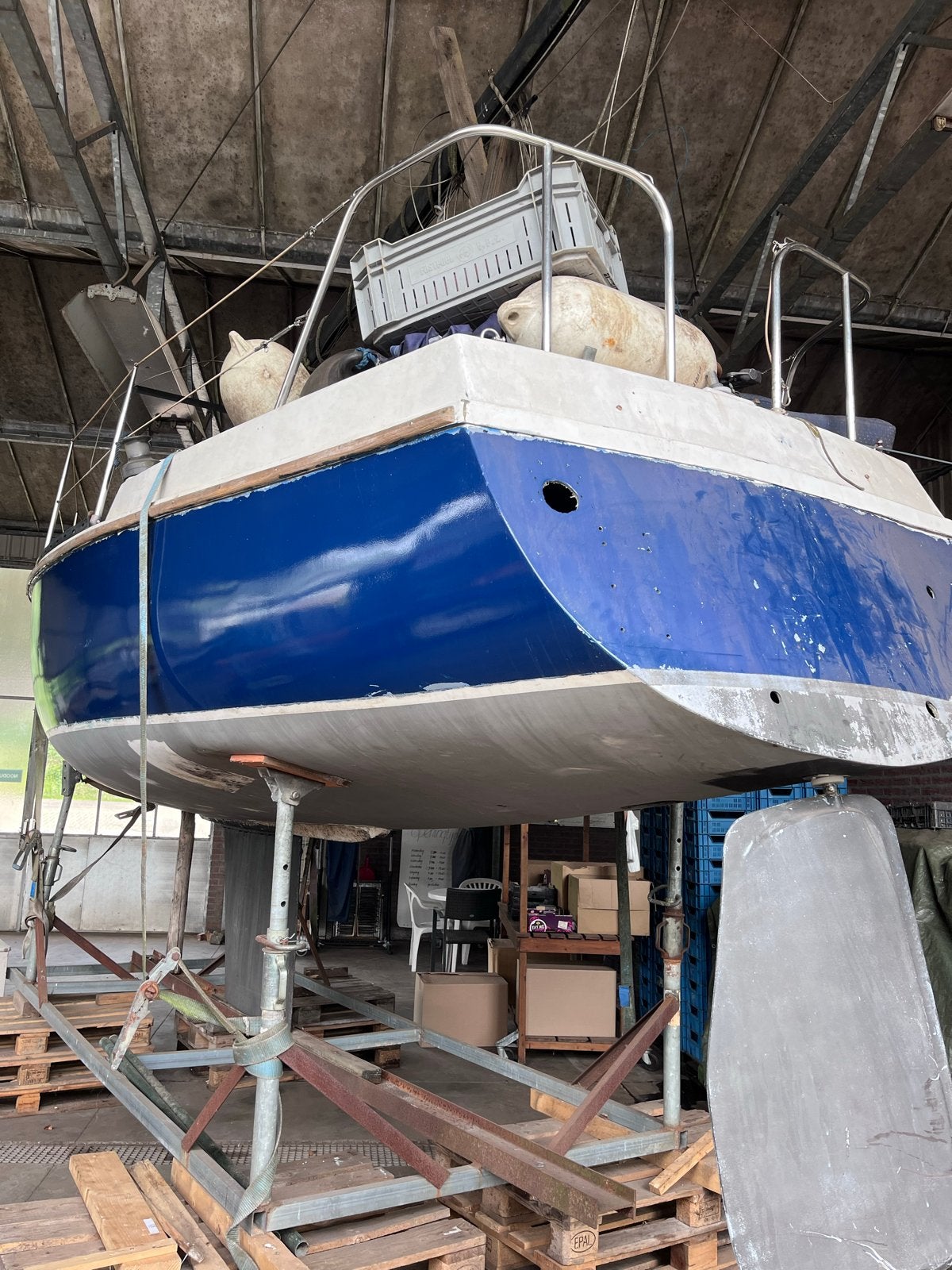 Zeiljacht - Opknapper - Blauw, Watersport en Boten, Kajuitzeilboten en Zeiljachten, Ophalen of Verzenden, Gebruikt, Polyester