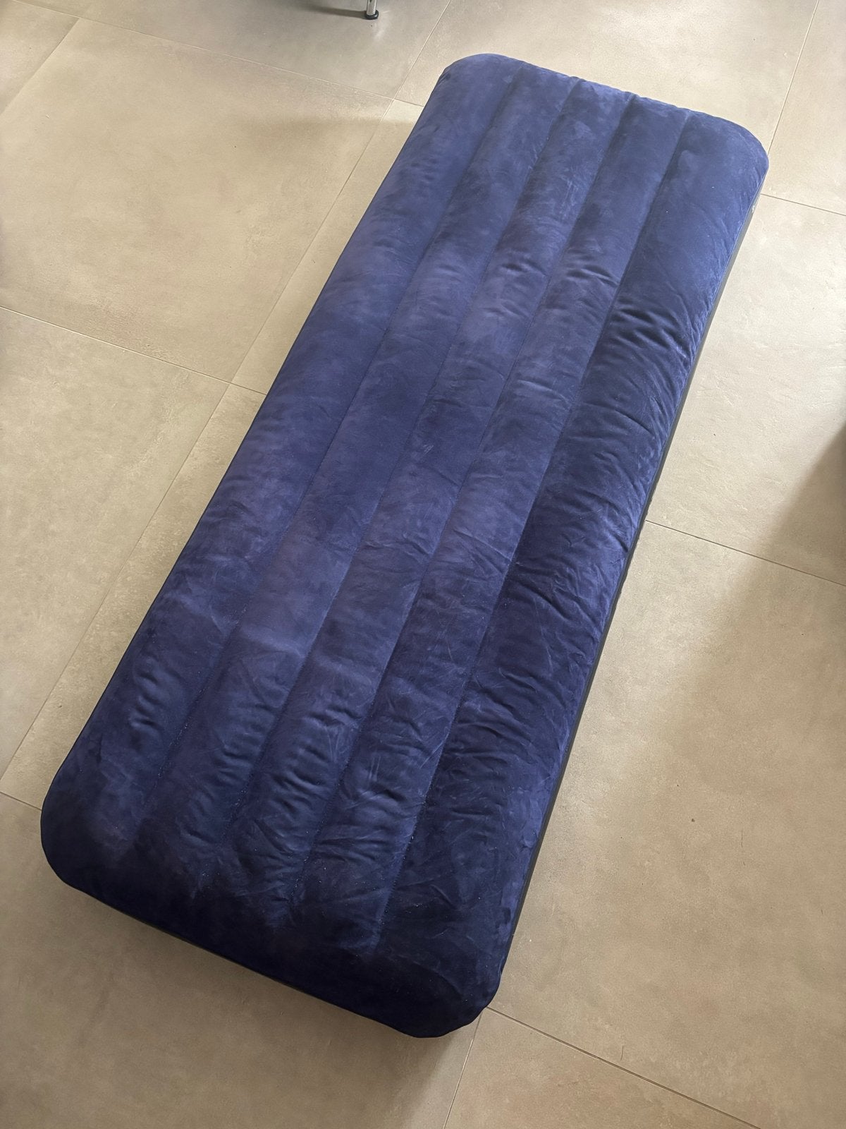 Intex 1-persoons luchtbed - Ideaal voor logees of camping, Ophalen of Verzenden, Gebruikt, 1-persoons