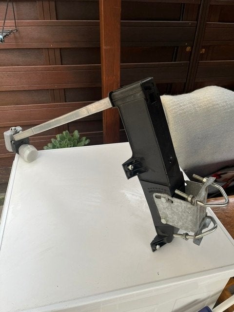 Antenne mast houder, verstelbaar, met universal single LNB, Ophalen, Gebruikt