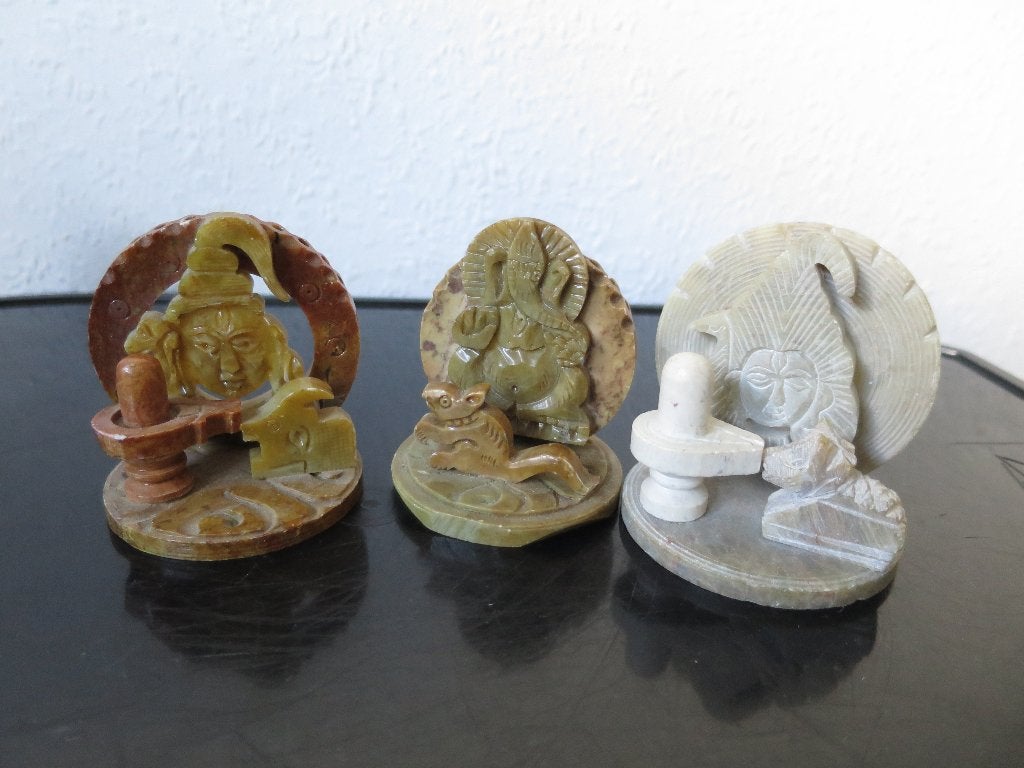3 mooie handgemaakte beeldjes uit speksteen circa 5 cm, Ophalen of Verzenden