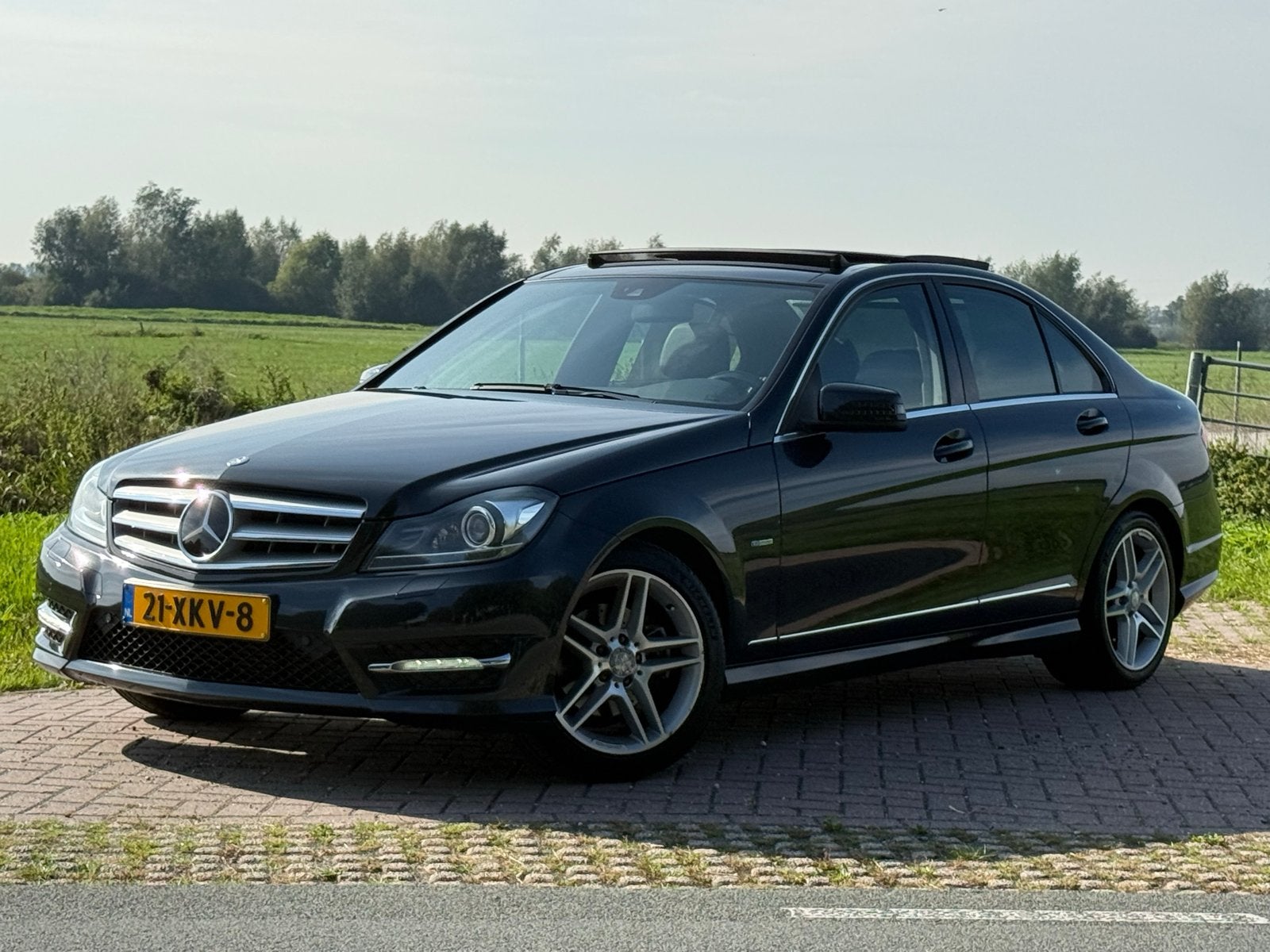 Mercedes-Benz C-Klasse C200 AMG 184pk/AUT/Dealero/ACC/bomvol, Zwart, Origineel Nederlands, 75 €/maand, Particulier