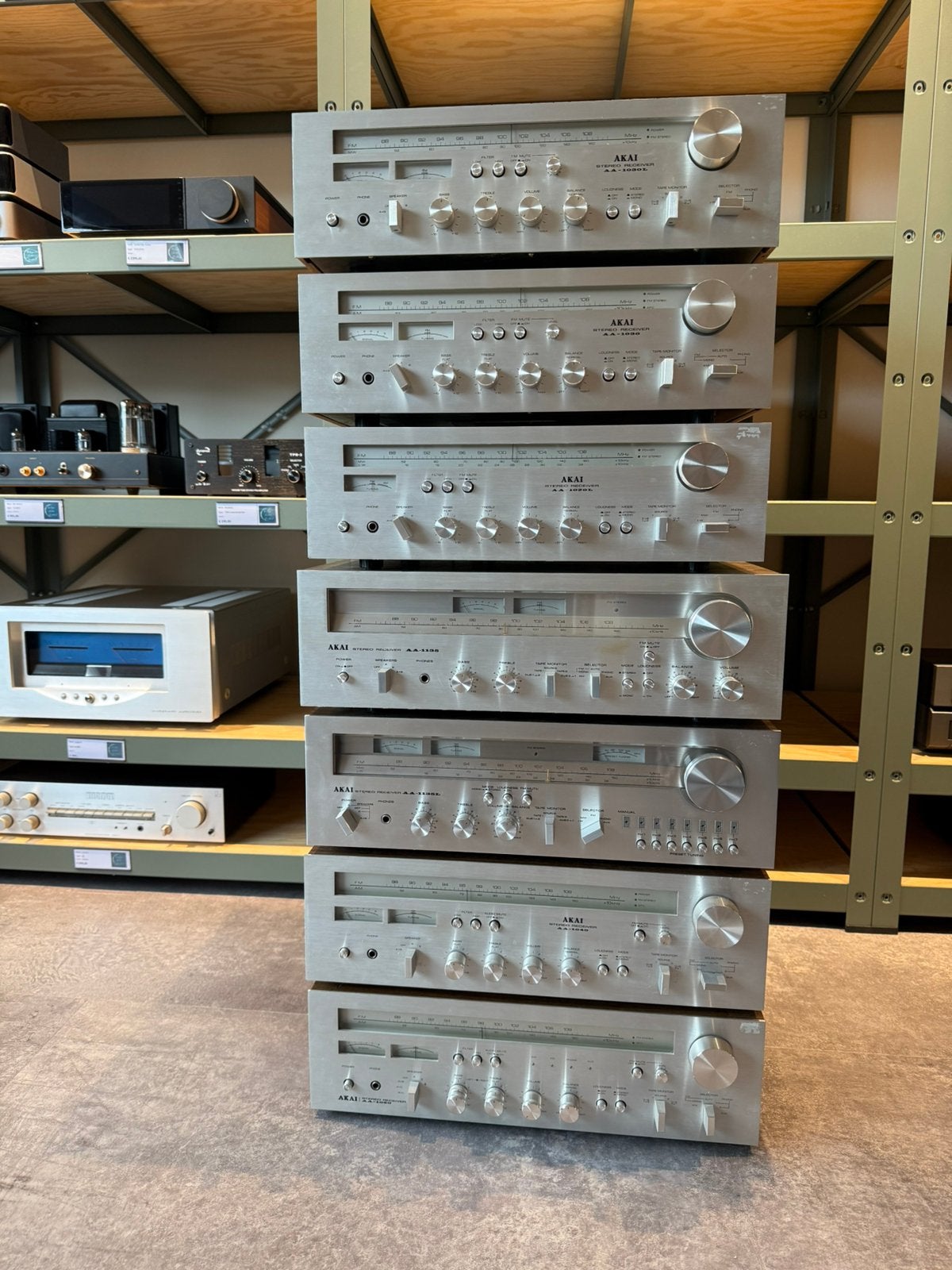 Akai receivers, los of in 1 koop, allemaal goed en mooi!, Contact@vintageaudiobreda.nl, Zo goed als nieuw, Bosschendijk 193b, Oudenbosch
