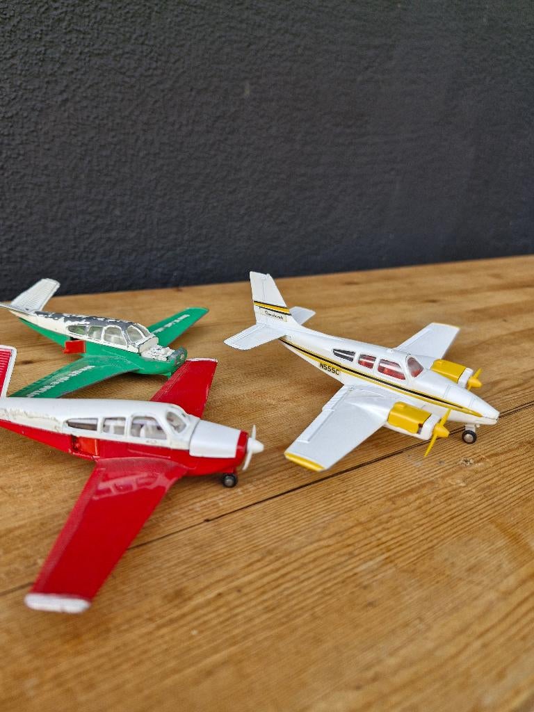vliegtuigen dinky toys, Verzenden, Gebruikt, 1:72 tot 1:144, Overige merken