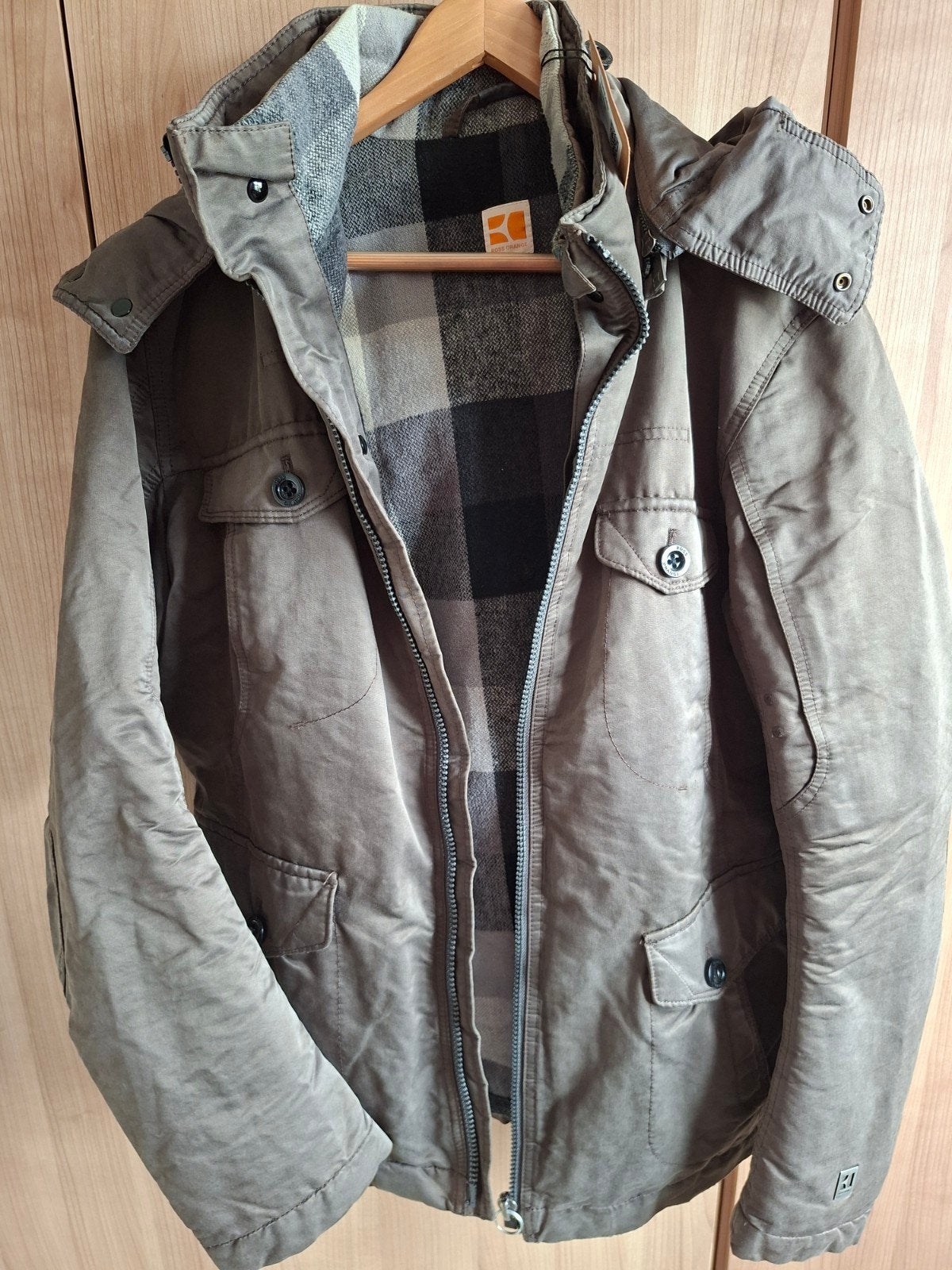 Hugo Boss Orange mt L, Kleding | Heren, Jassen | Winter, Maat 52/54 (L), BOSS, Bruin, Ophalen of Verzenden
