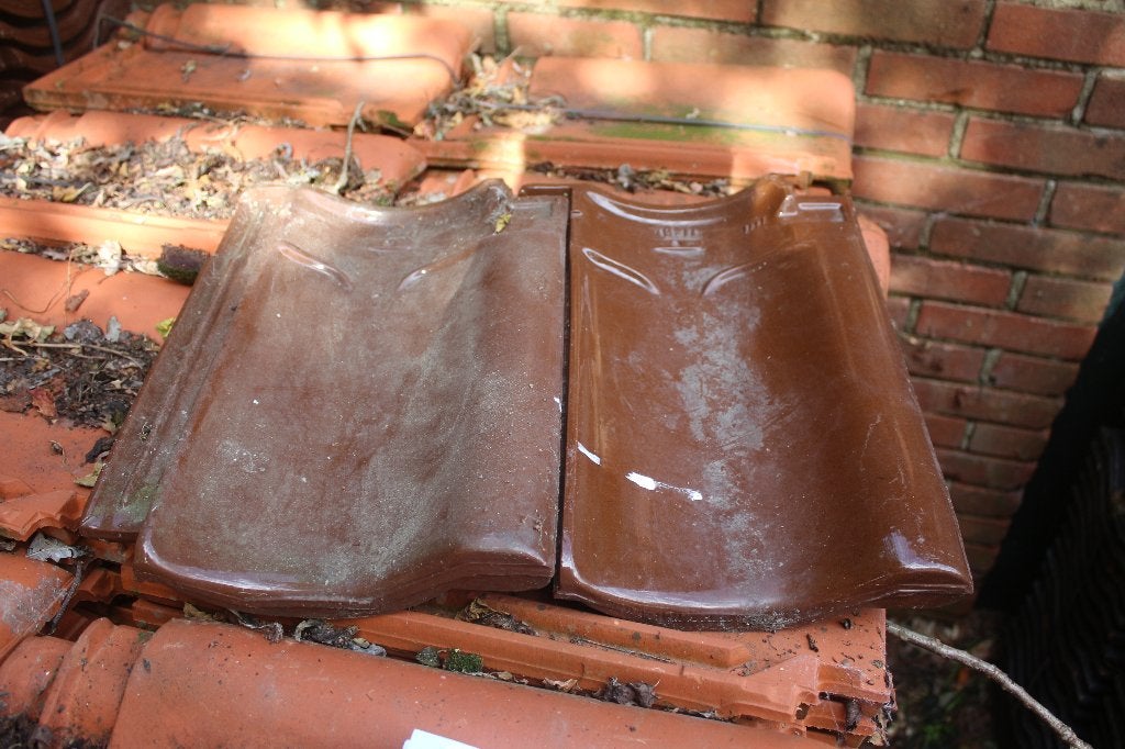 150 VH dakpannen verglaasd roodbruin, Ophalen, Steen of Klei, 5 tot 10 m², Zo goed als nieuw