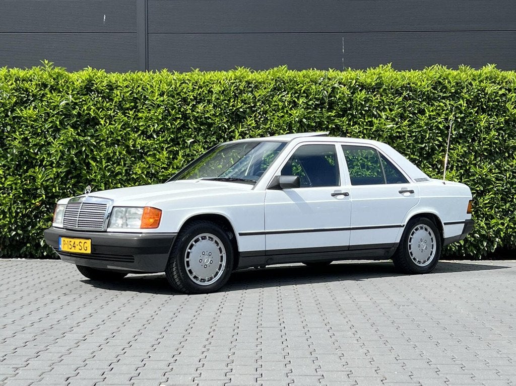 Mercedes 190-serie 2.6 E, PANORAMADAK, AIRCO, ELEKTRISCHE RA, Auto's, Mercedes-Benz, Achterwielaandrijving, Gebruikt, 2597 cc