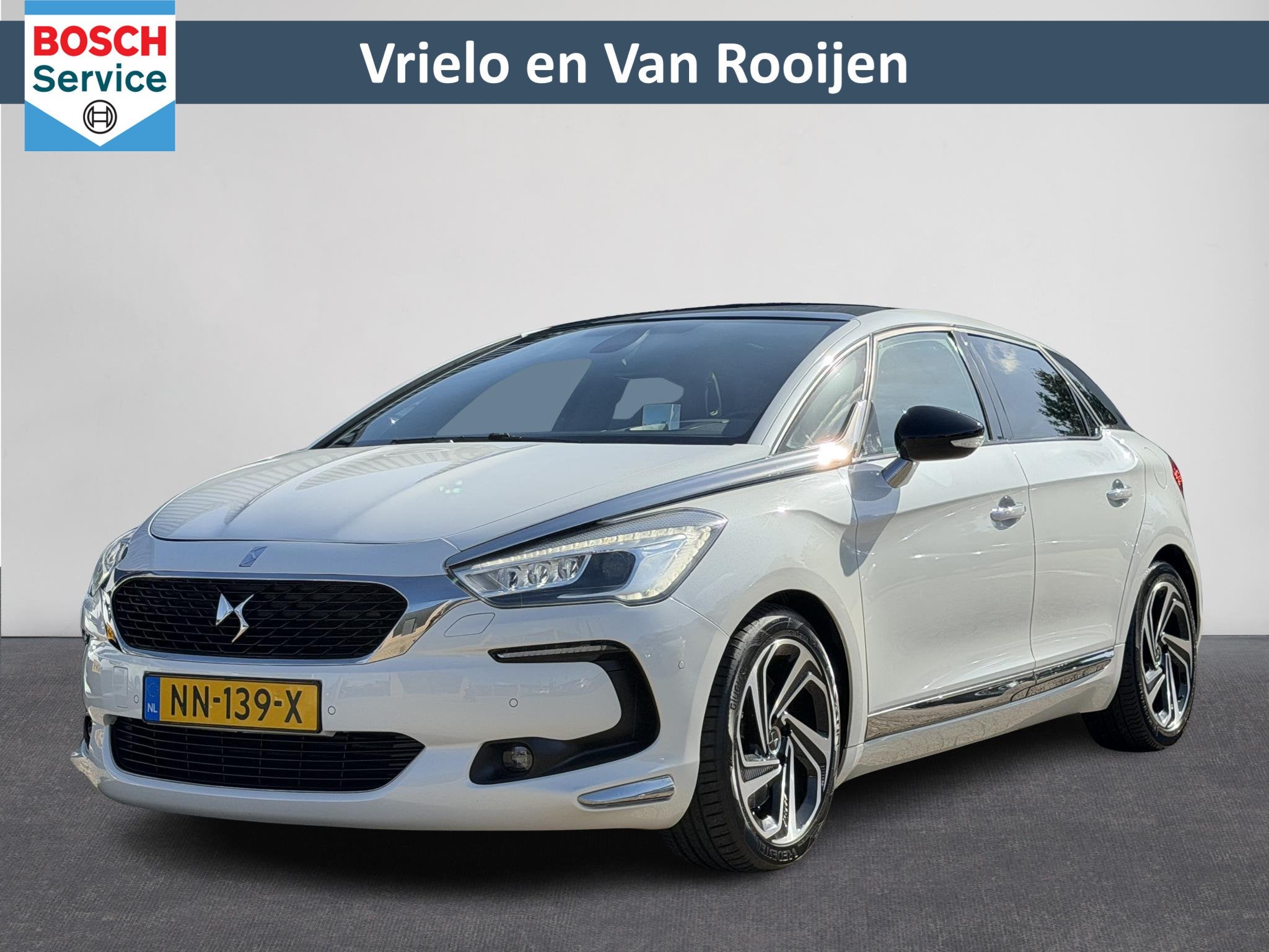 DS 5 1.6 THP Chic 211 PK | Pano | LED | Leer | Navi | Camera, Auto's, Voorwielaandrijving, Gebruikt, Euro 6, 4 cilinders
