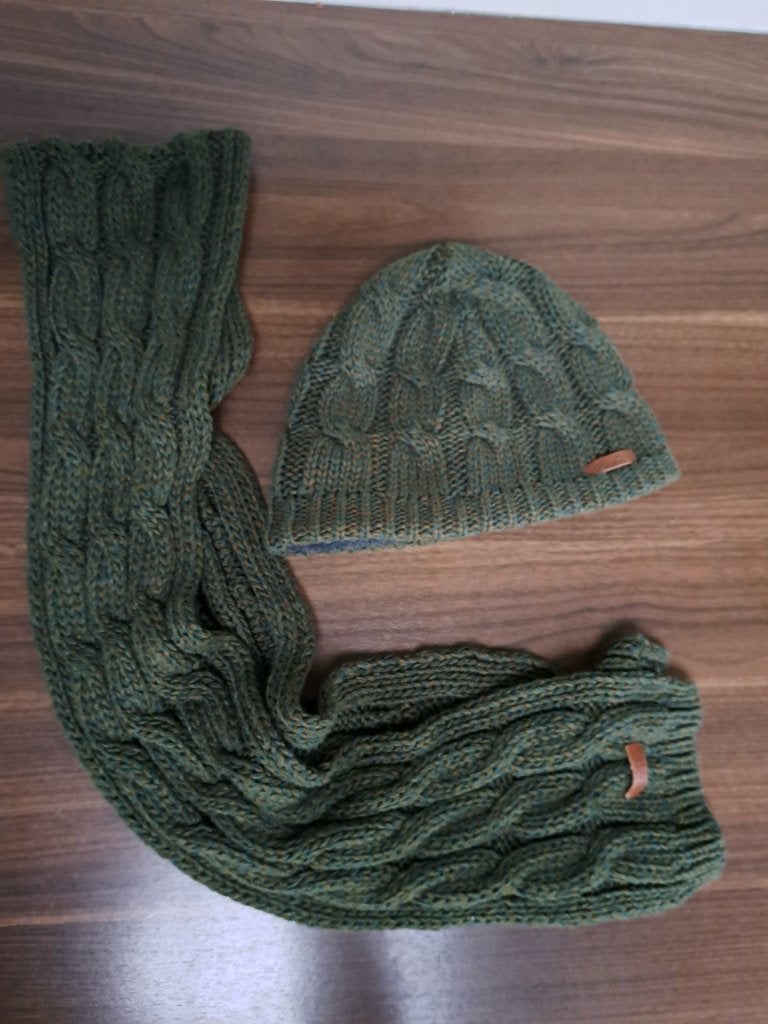 BARTS, Beanie met bijpassende sjaal, Jongen of Meisje, Barts, Ophalen of Verzenden, Zo goed als nieuw