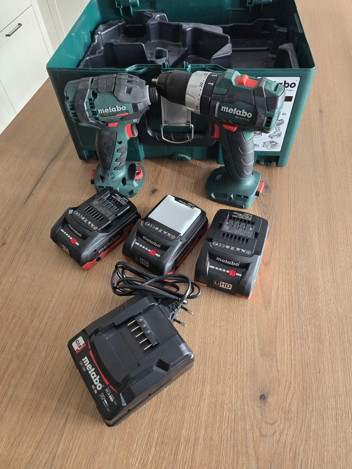 Metabo combiset: SSD 18 LTX 200 BL, BS 18 LT BL + 3 accu's, Ophalen of Verzenden, Nieuw, Boor- en Schroefmachine
