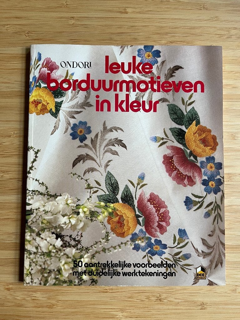 Leuke borduurmotieven in kleur Ondori, Boeken, Ophalen of Verzenden, Gelezen, Borduren en Naaien