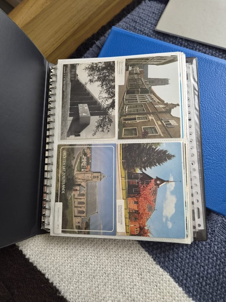 Kerk ansichtkaarten verzameling, Ophalen