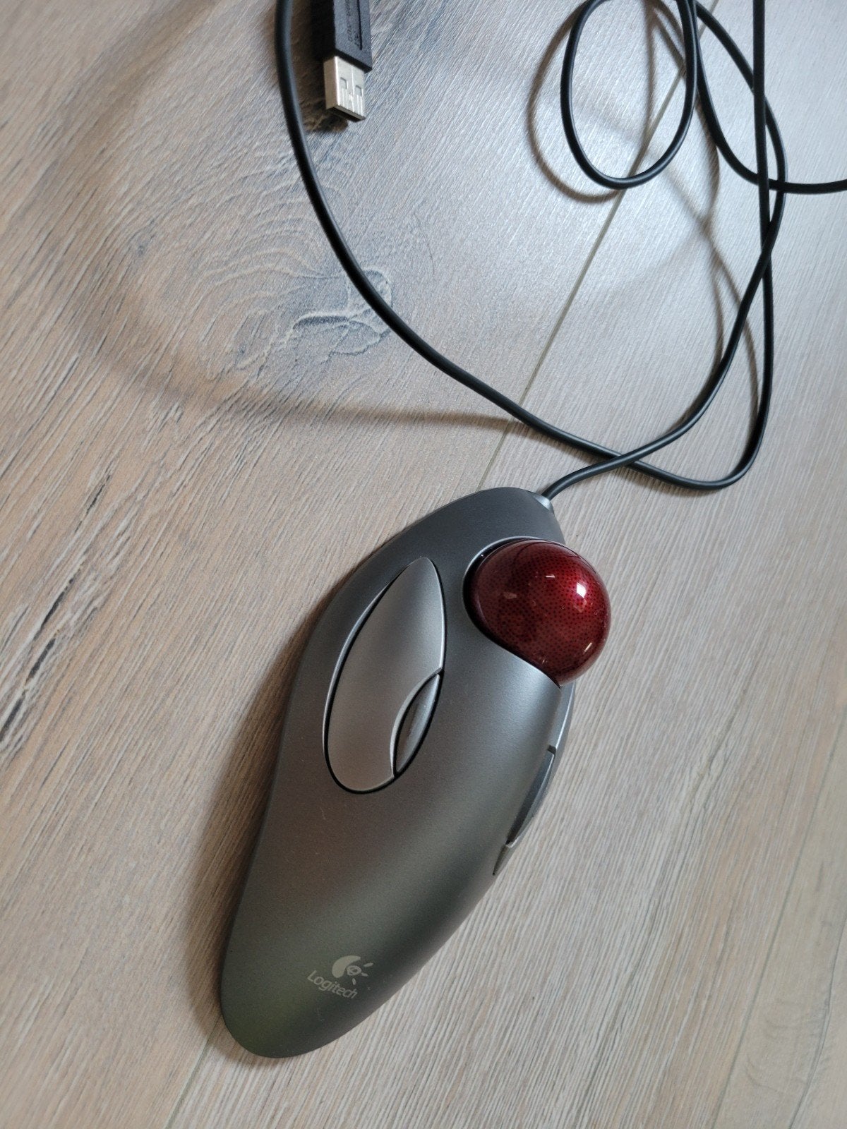 Logitech Trackball Muis - Bedraad - Ergonomisch, Gebruikt, Ergonomisch, Logitech, Ophalen of Verzenden