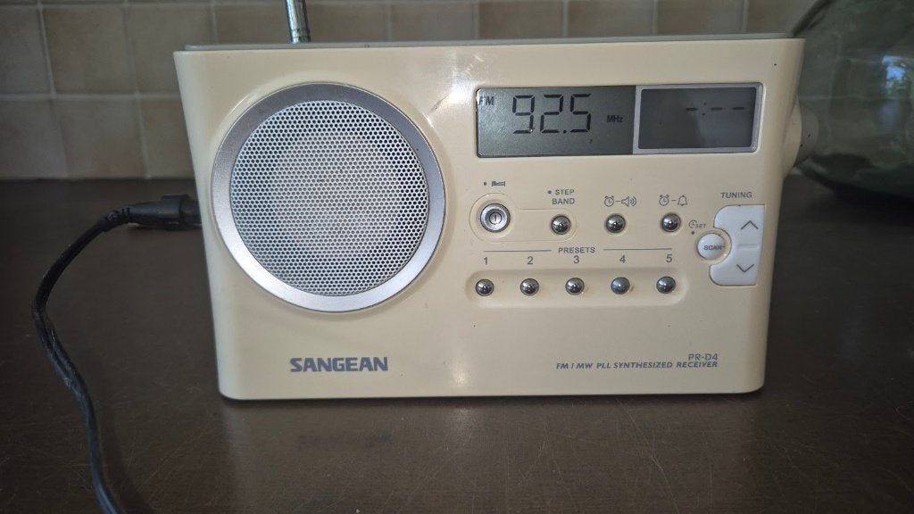 Voor de camping: Sangean PR-D4 draagbare AM/FM PLL radio, Ophalen of Verzenden, Gebruikt, Radio