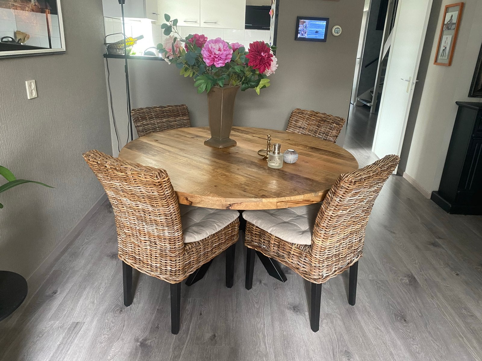 Zware ronde mango eettafel 140 cm, Huis en Inrichting, Tafels | Eettafels, Ophalen, Gebruikt, 100 tot 150 cm, Rond