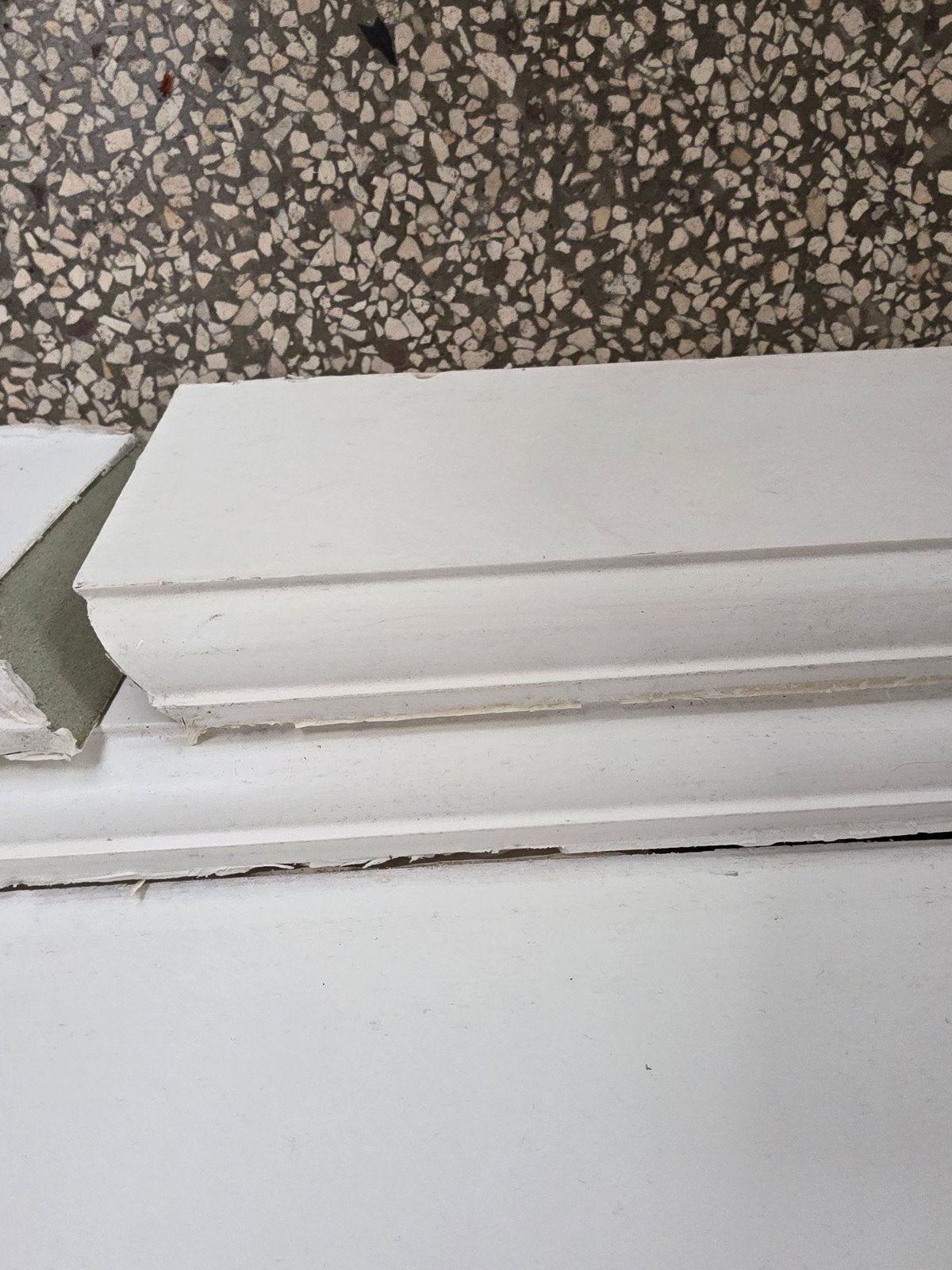 plinten mdf +/- 50 M, wit. 12 cm hoog, Ophalen, Mdf, 200 tot 250 cm, Plinten