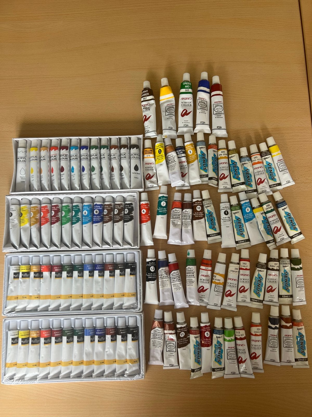 Grote set acrylverf tubes - diverse kleuren - 100 stuks, Ophalen of Verzenden, Gebruikt, Acrylverf