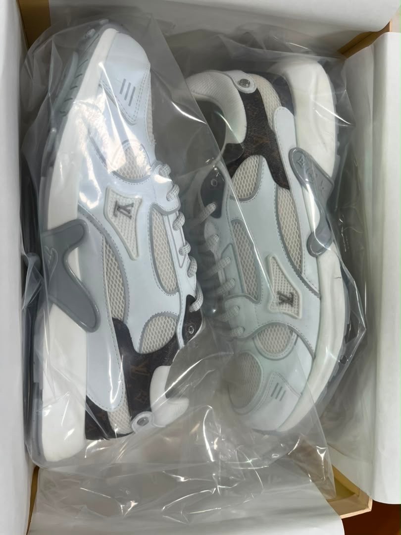 Desinger sneakers maat 40, Ophalen of Verzenden, Nieuw, Sneakers of Gympen