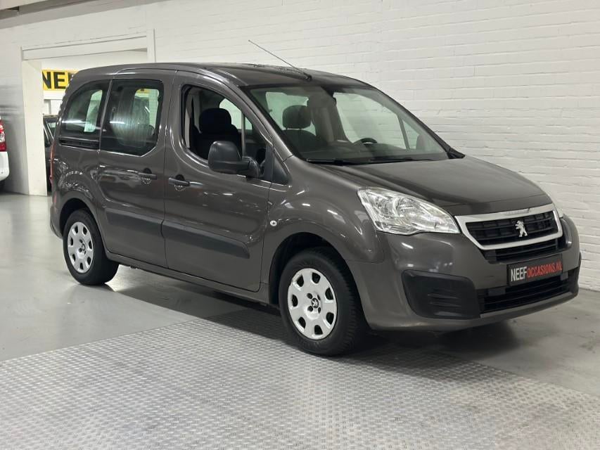 Peugeot Partner Tepee 1.2 PureTech Active CLIMA / CRUISE / E, Voorwielaandrijving, Stof, Gebruikt, 1295 kg