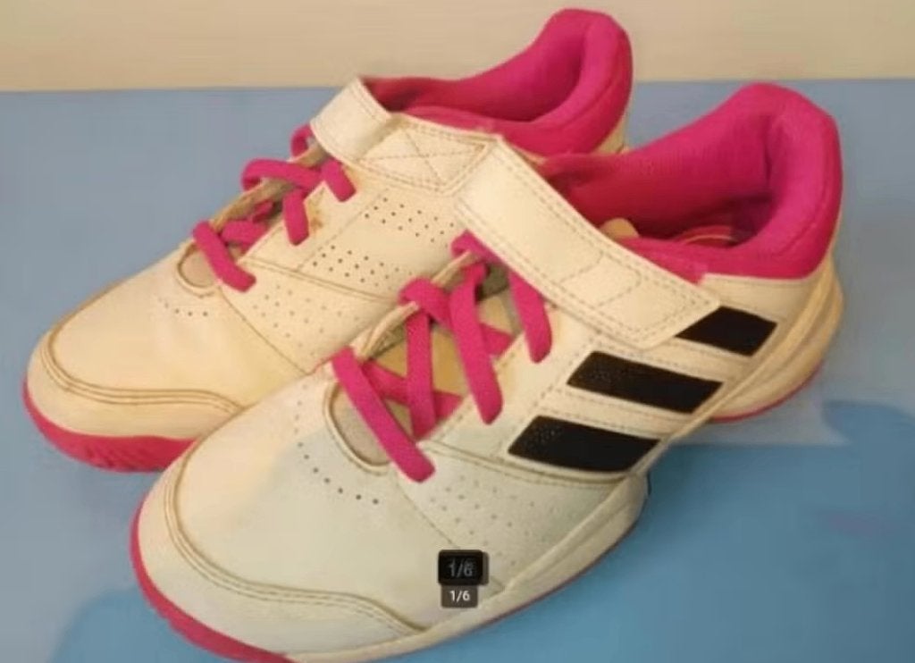 Adidas tennisschoenen zaalschoenen maat 34 (21cm)non marking, Adidas, Gebruikt, L00, Schoenen