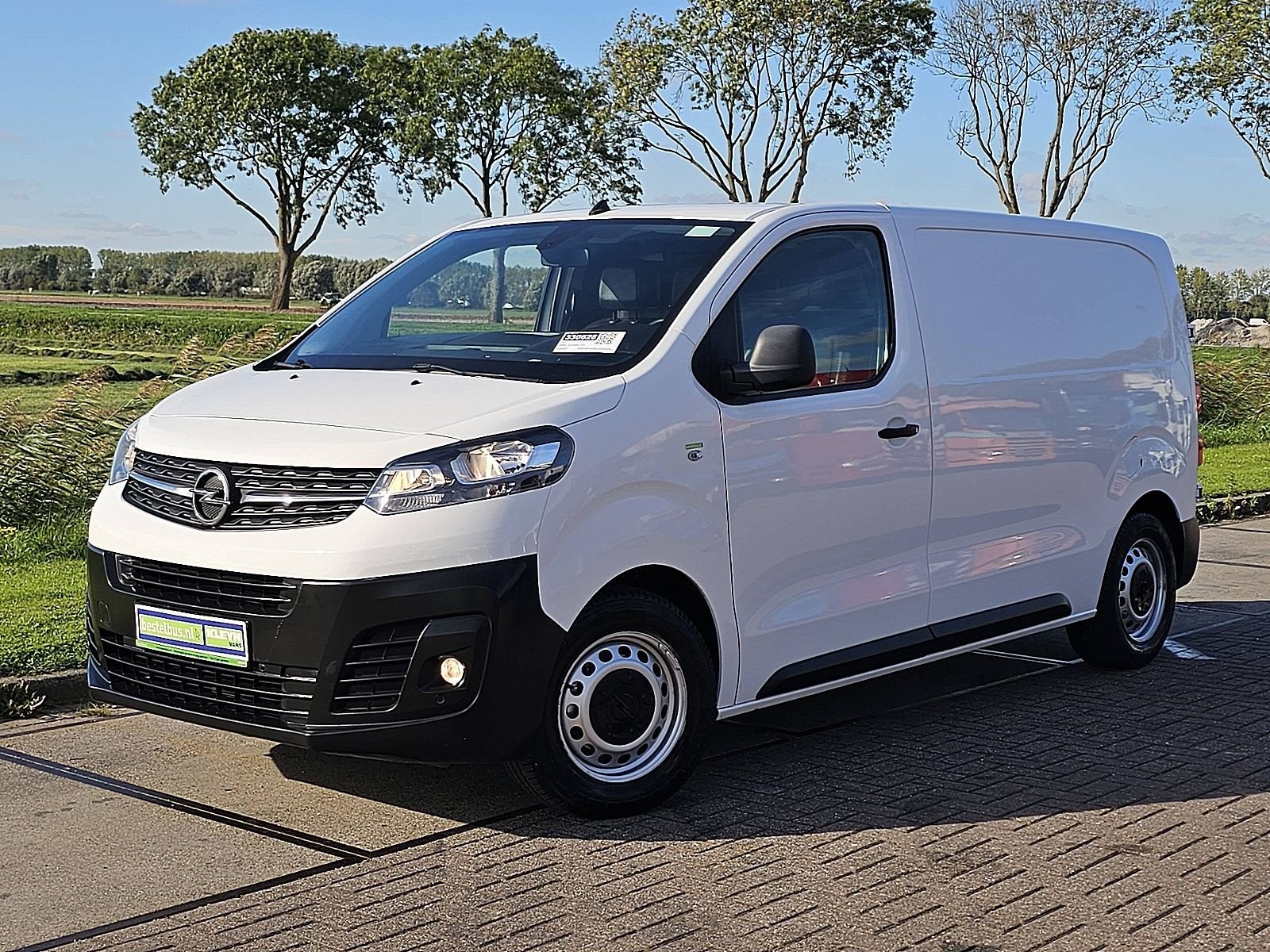 OPEL VIVARO 1.5 L2 Navi NAP Euro6 Airco Trekhaak 3-Zits/Leer, 1556 kg, Gebruikt, Euro 6, Bluetooth