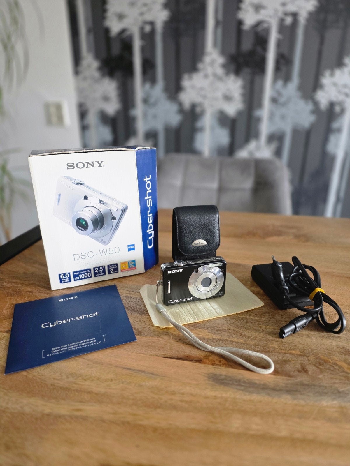 Sony Cyber-shot compact camera met accessoires, Ophalen of Verzenden, Zo goed als nieuw, Sony
