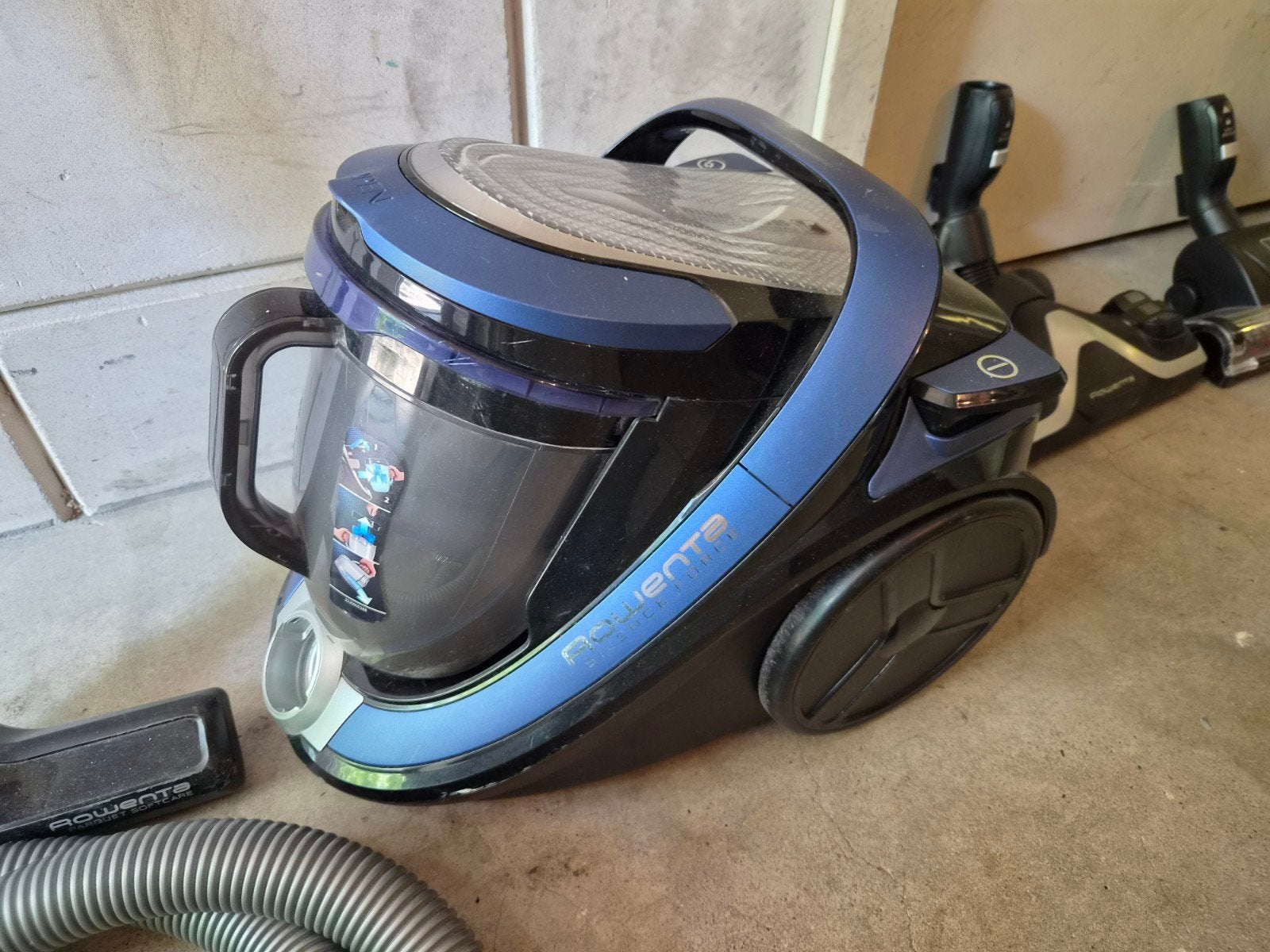 Bijna nw Rowenta Silence Force air  Performance stofzuiger, Witgoed en Apparatuur, Stofzuigers, Rowenta, Geschikt voor harde vloeren