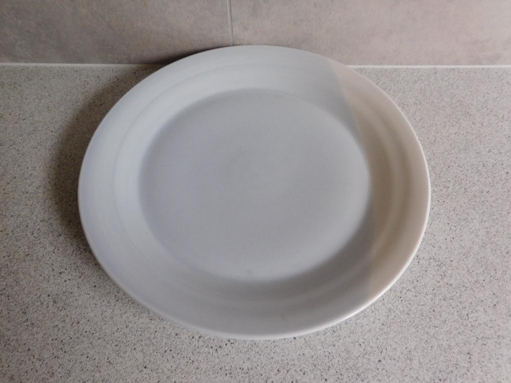 Bord 30 cm. Blauw Creme 1815 Royal Doulton, Ophalen of Verzenden, Zo goed als nieuw, Bord(en), Overige stijlen