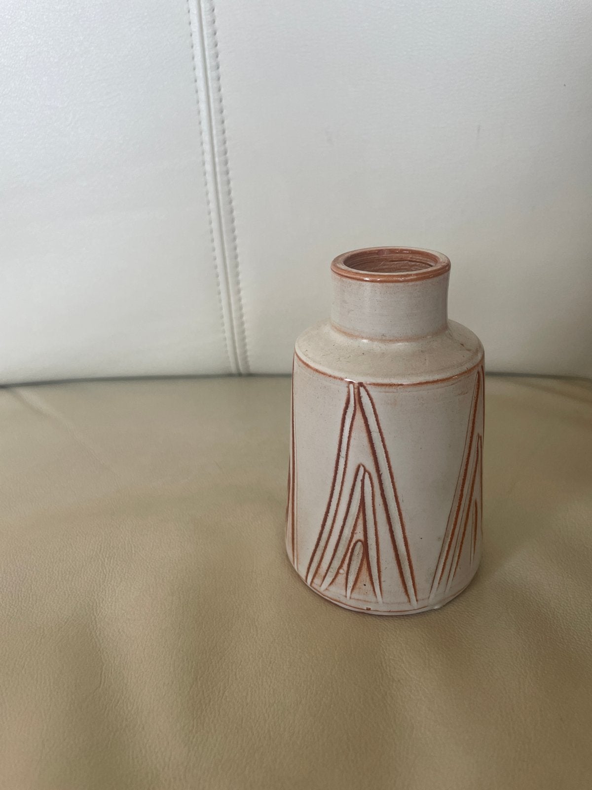 Vintage Aardewerk Vaasje met sgraffito techniek, Ophalen of Verzenden