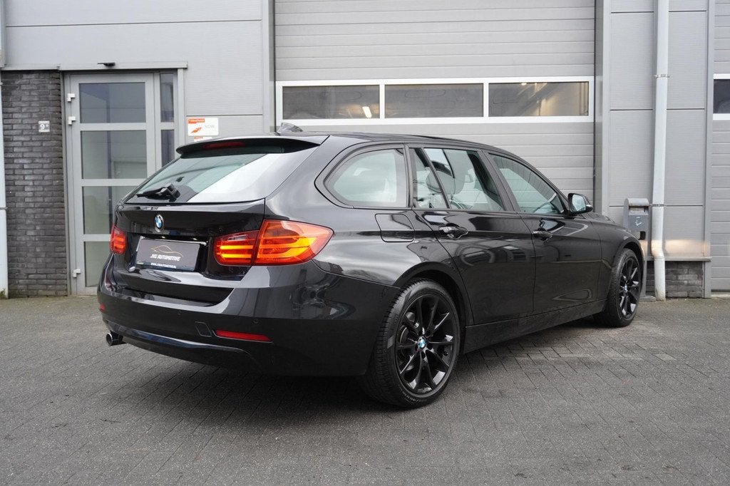 BMW 3-serie Touring 316d Executive, Auto's, BMW, Achterwielaandrijving, Zwart, 116 pk, Zwart