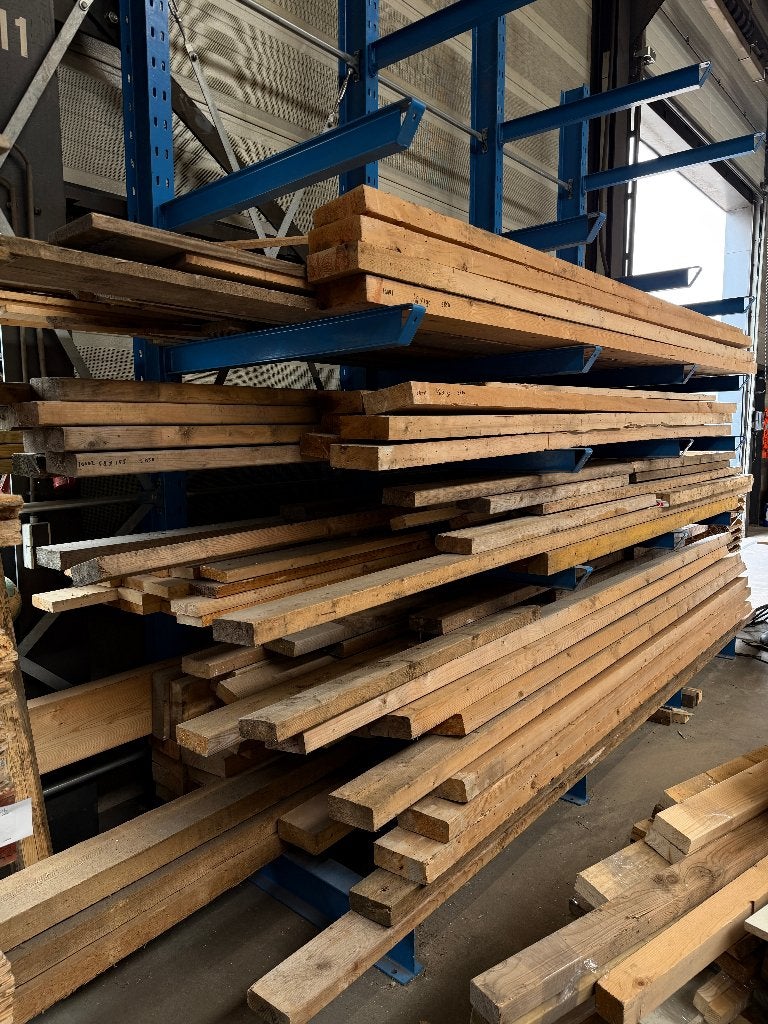 Nieuw en circulair hout te koop! Geopend tijdens bouwvak!, Ophalen, 25 tot 50 mm, Zo goed als nieuw, 250 tot 300 cm