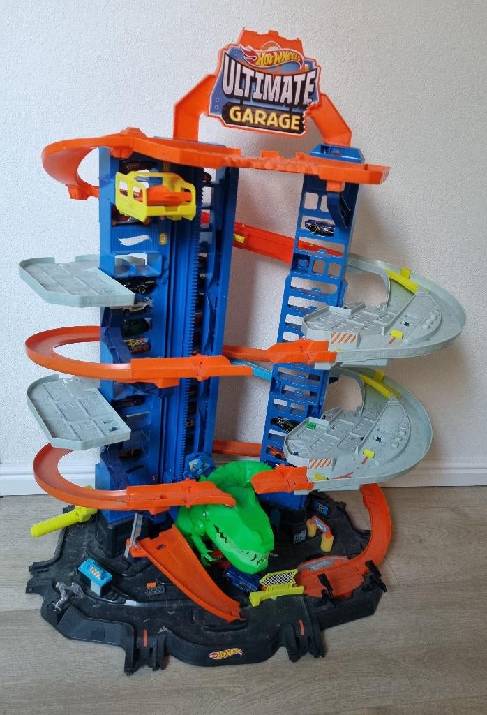 Dino garage, Ophalen, Racebaan, Zo goed als nieuw, Hot Wheels