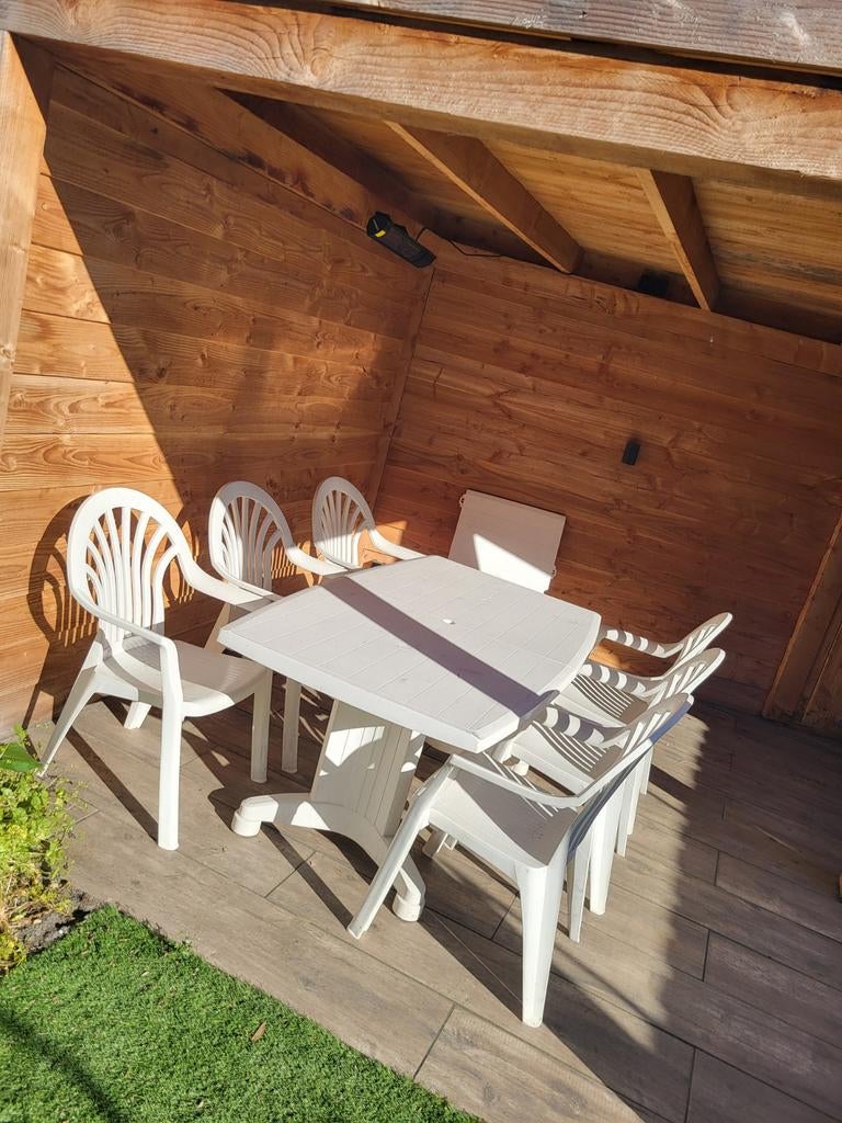 Witte kunststof tuinset met 6 stoelen, Ophalen, Kunststof, Gebruikt, 6 zitplaatsen