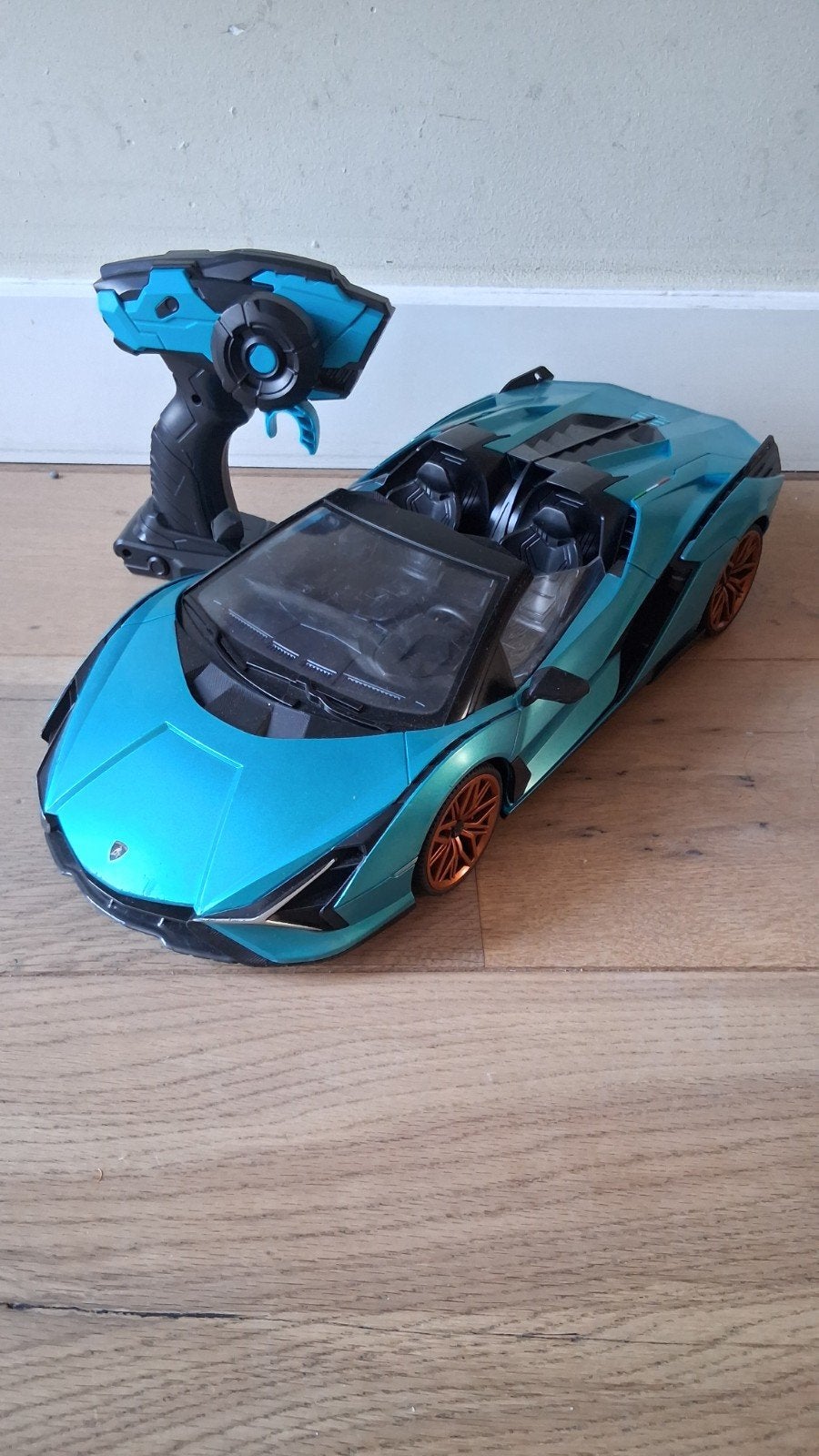 RC Lamborghini Sián FKP 37 - Blauw met afstandsbediening, Zo goed als nieuw, Auto onroad, RTR (Ready to Run), Overige schalen