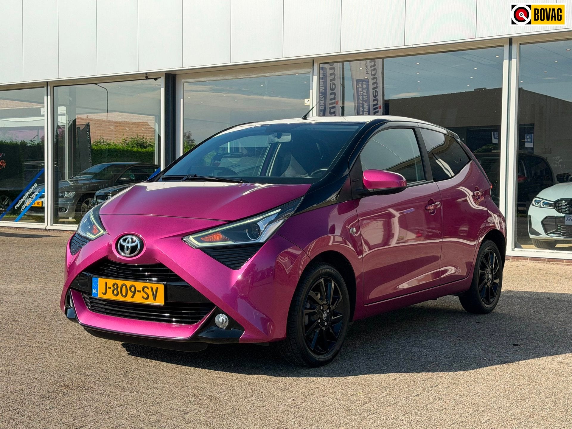 Toyota Aygo 1.0 VVT-i x-cite / CARPLAY / CAMERA / PRIVACY GL, Voorwielaandrijving, Stof, Gebruikt, Overige kleuren