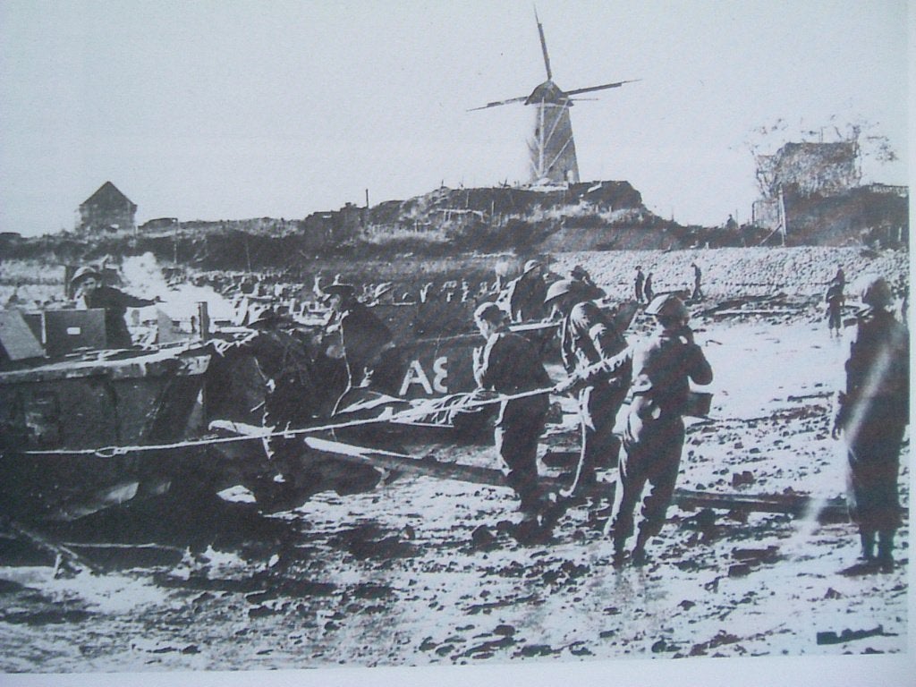 Walcheren bevrijd november 1944, een fotografisch overzicht., Boeken, Ophalen of Verzenden, Overige onderwerpen, J. Houterman
