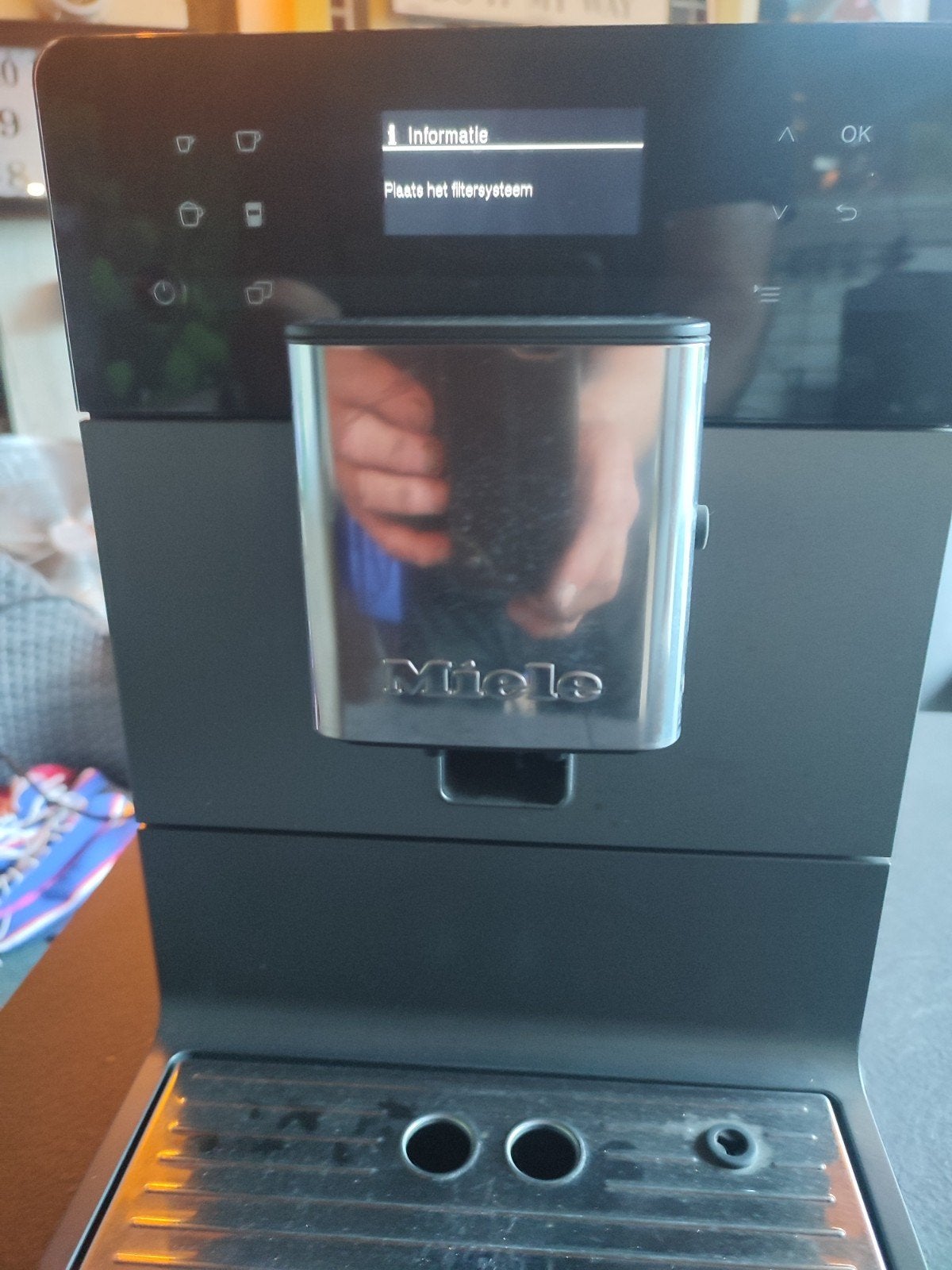 Miele Koffiemachine - gebruikt, 10 kopjes of meer, Koffiemachine, Zo goed als nieuw, Koffiebonen