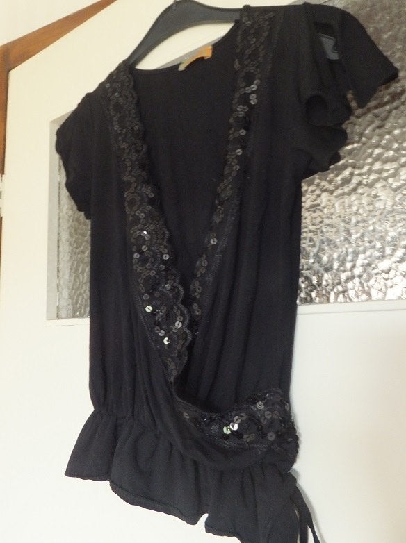 Nieuw! Prachtige zwarte glamour overslag top met pailletten., Verzenden, Zwart, Nieuw, Korte mouw