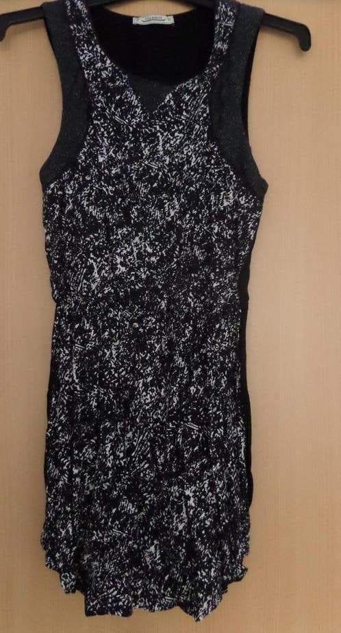 Zwart/ witte zomerjurk van Pull & Bear maat M, Kleding | Dames, Jurken, Maat 38/40 (M), Zwart, Ophalen of Verzenden, Zo goed als nieuw