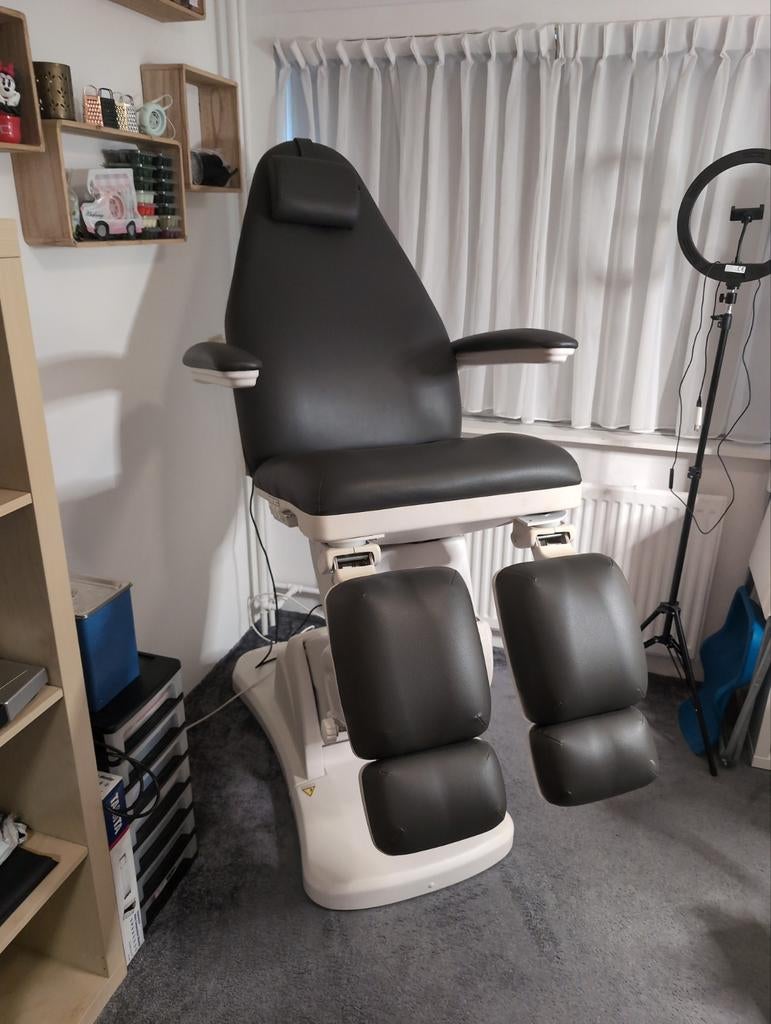 Prachtige electrische pedicure/ massage stoel, Ophalen of Verzenden, Massagestoel of Kussen