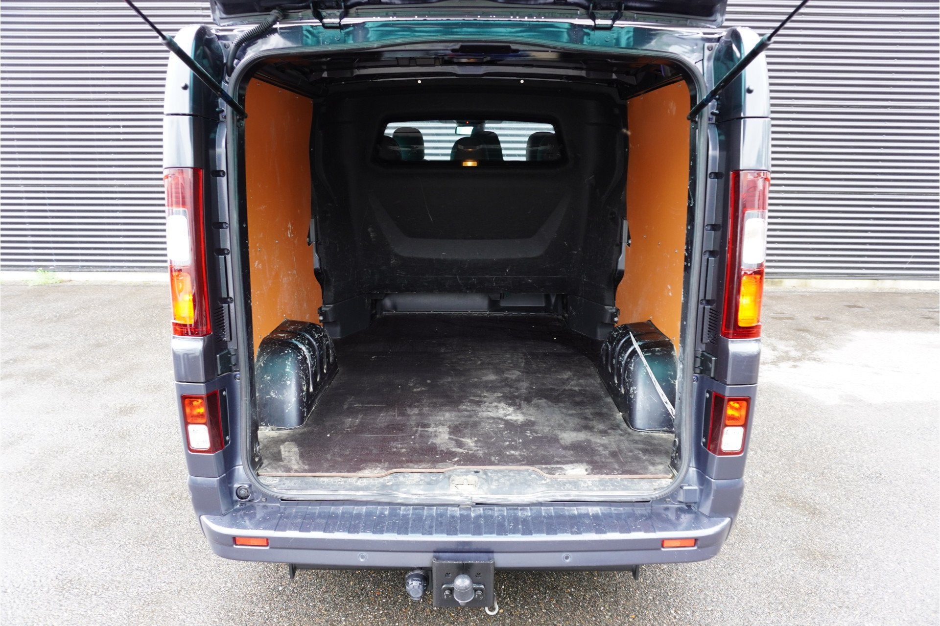 Renault Trafic 170pk Automaat L2H1 Dubbele cabine LED Trekha, Auto's, Bestelauto's, Automatische klimaatregeling, Gebruikt, Euro 6