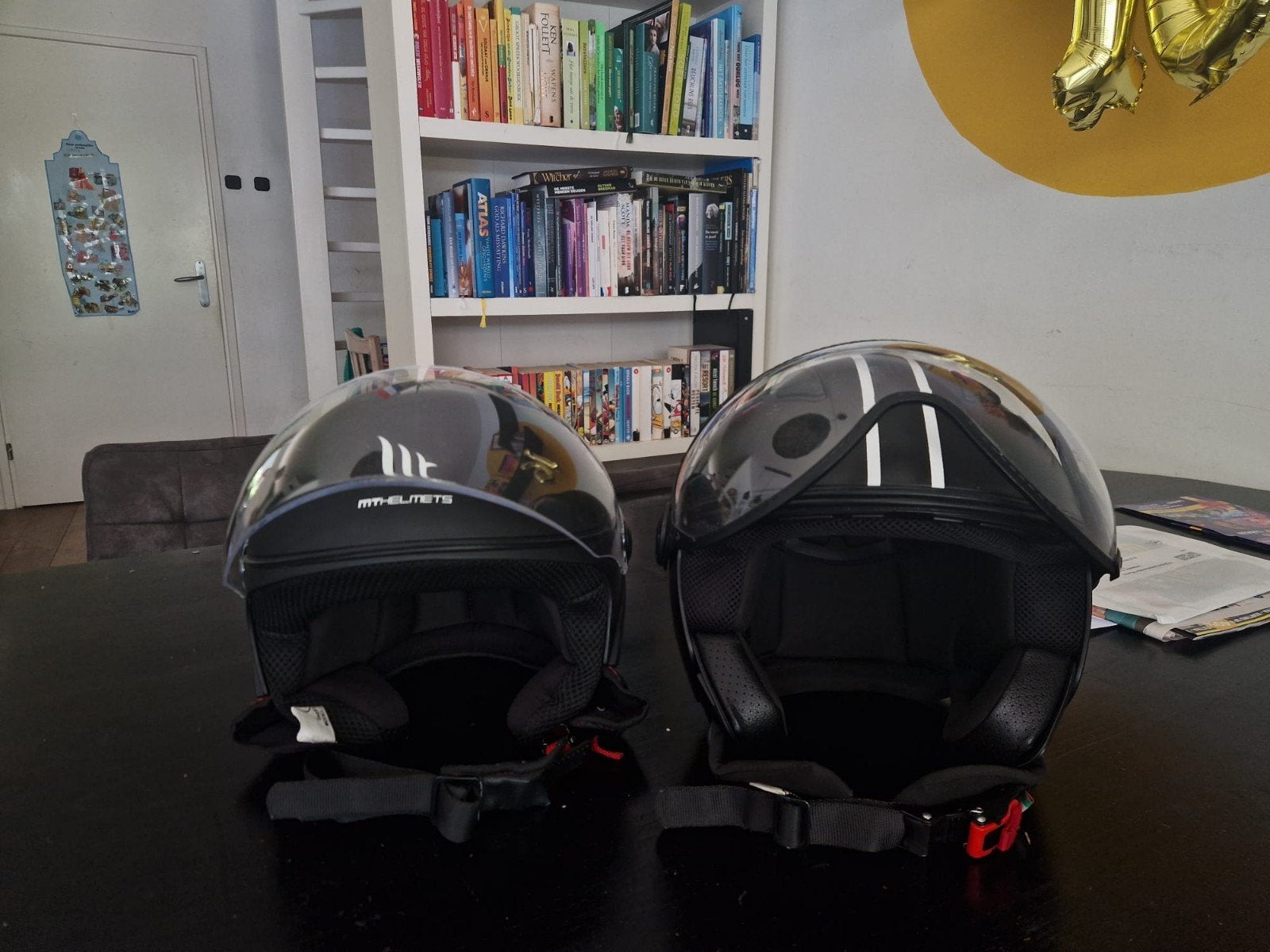 2 scooter helmen., Ophalen, Gebruikt
