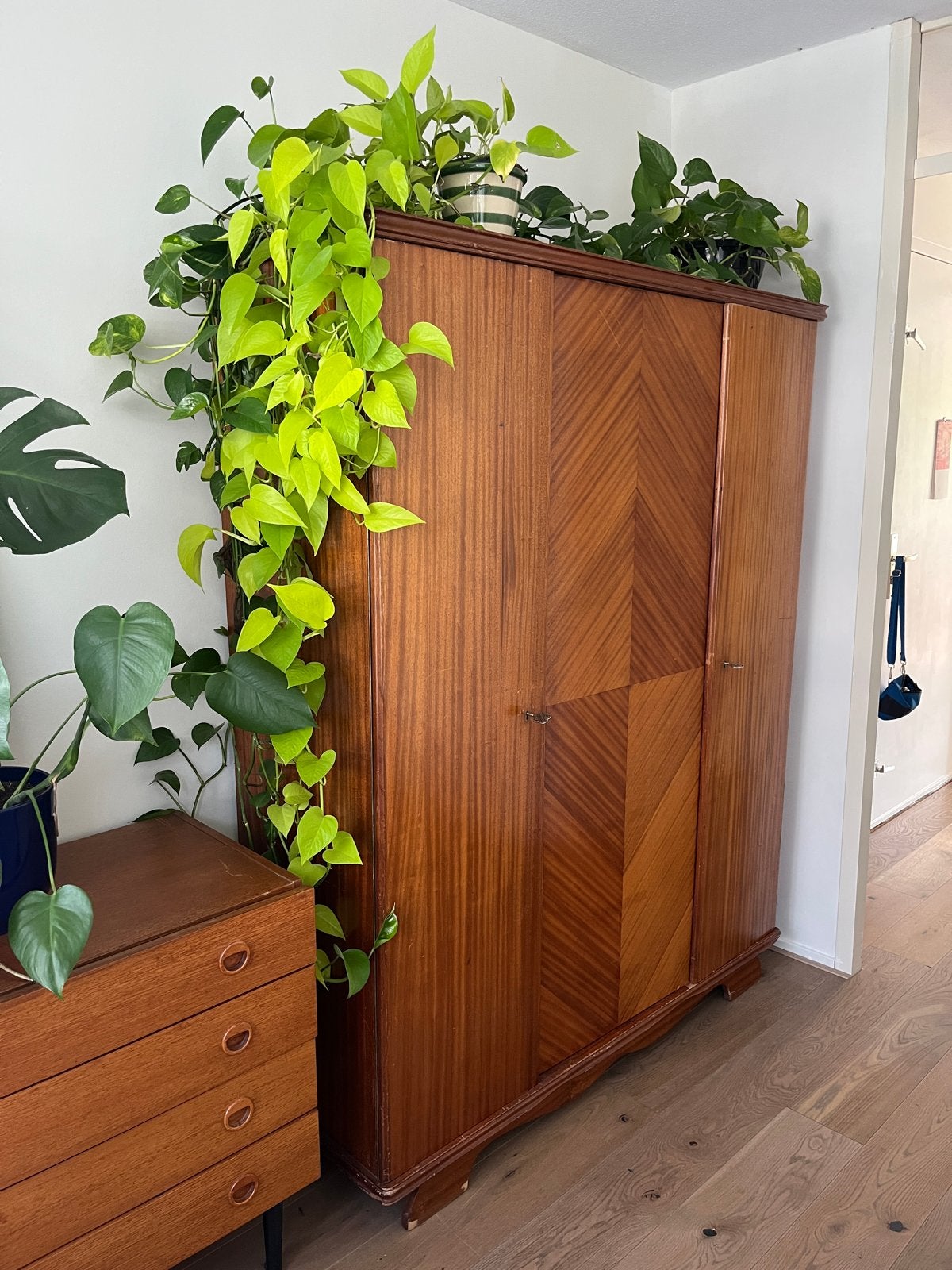 Vintage Kledingkast / Garderobekast Mid Century Teak hout, Ophalen, Gebruikt, 100 tot 150 cm, 150 tot 200 cm