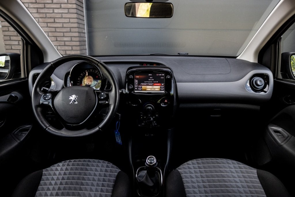 Peugeot 108 1.0 e-VTi Allure (bj 2021), Auto's, Voorwielaandrijving, 12 maanden, Stof, Gebruikt