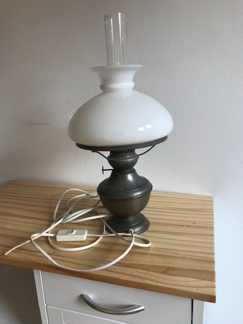 dressoirlamp geheel vanTIN, lijkt op oude olielamp, Olielamp, Dimbaar, 45 cm, Zo goed als nieuw