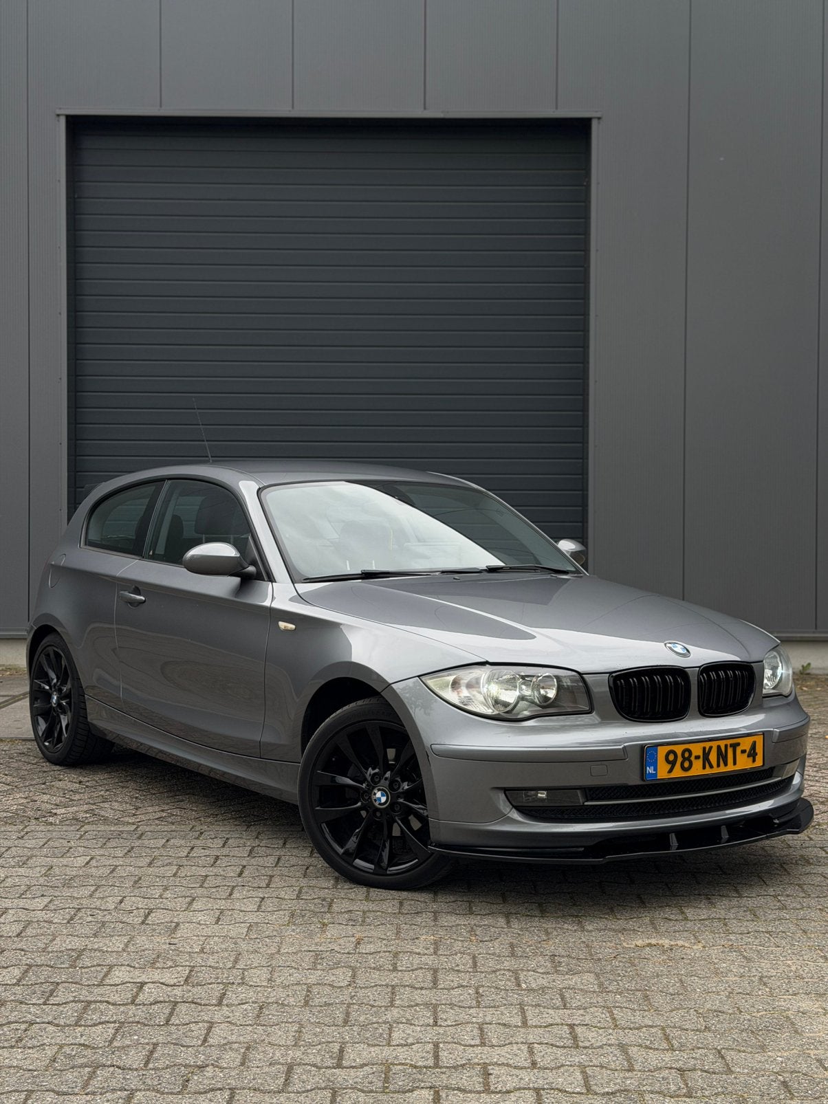 BMW 1-Serie 2.0 118I 3DR 2010 Grijs, Auto's, BMW, 1-Serie, ABS, Adaptieve lichten, Airbags, Airconditioning, Alarm, Android Auto