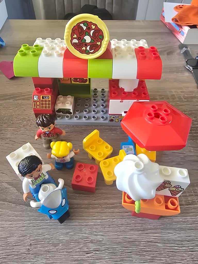 LEGO Duplo 10834 Pizzeria met figuren en accessoires, Gebruikt, Overige thema's, Ophalen of Verzenden, Inclusief minifiguren