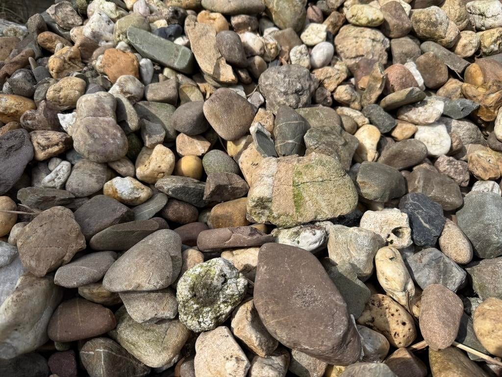 Grote hoeveelheid grof grind en zwerfkeien, Tuin en Terras, Ophalen, Gebruikt, Grind