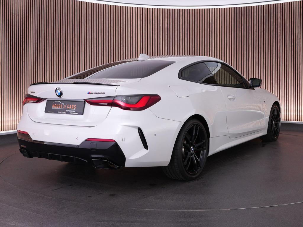 BMW 4-serie Coupé M440i 374pk xDrive High Executive |M-spor, Auto's, BMW, Automaat, Euro 6, 4 stoelen, Wit