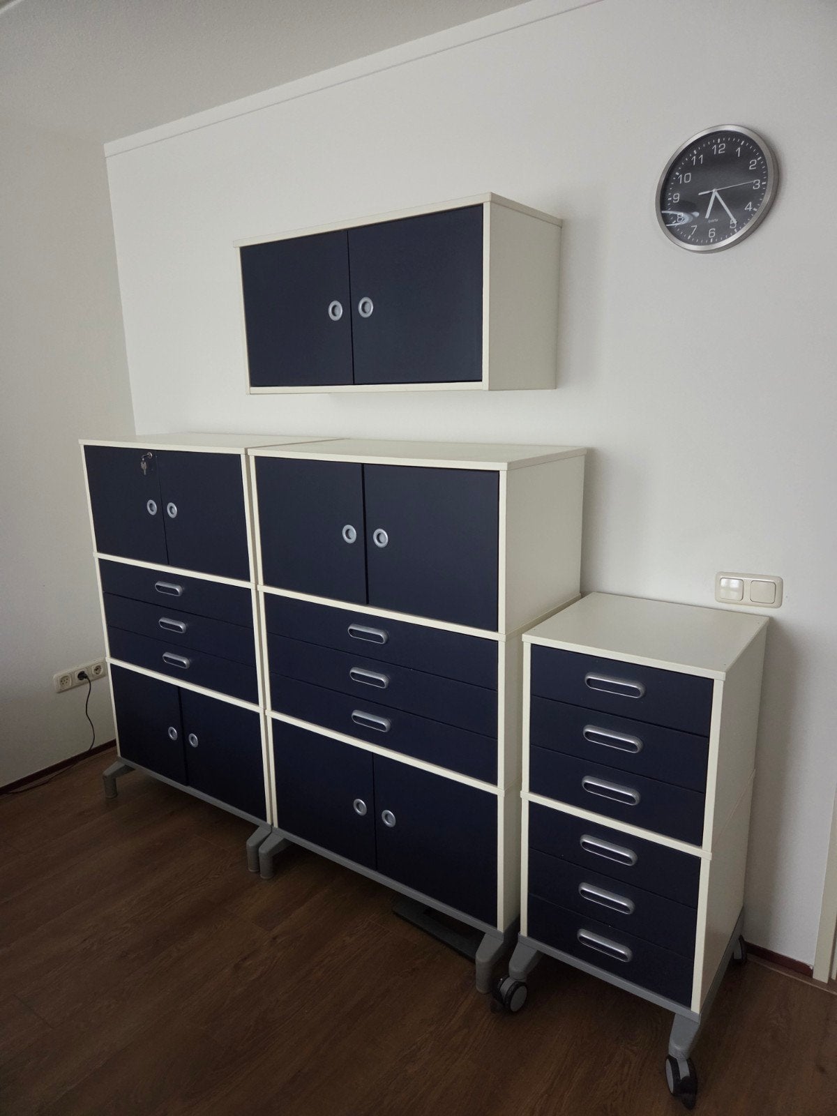 Effektiv bureau kasten ( lees de beschrijving goed), Ophalen, Gebruikt