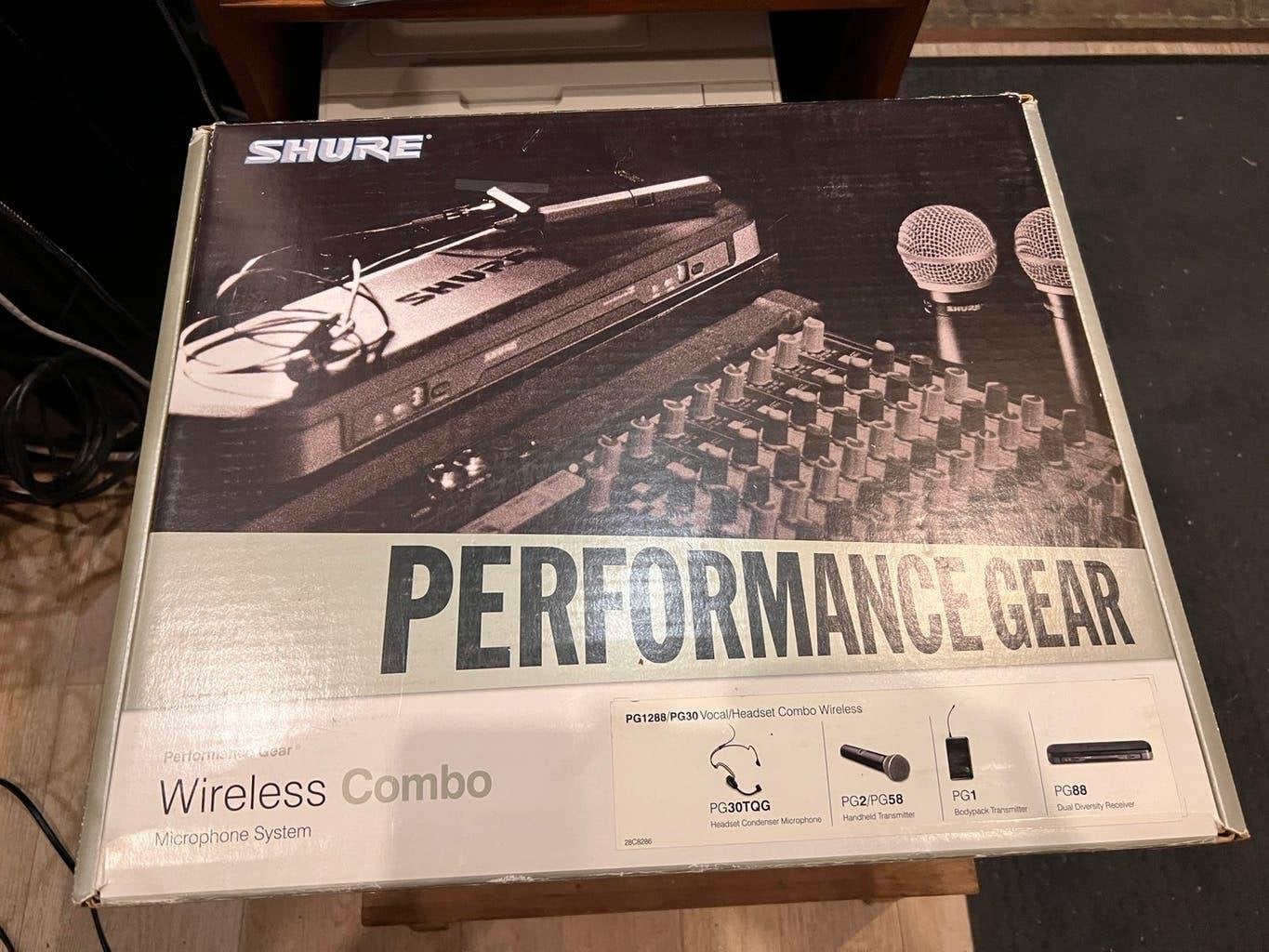 Shure PG88 Dual Draadloos system/Mic+Headsetmic + Bodypack, Muziek en Instrumenten, Ophalen, Zo goed als nieuw, Zangmicrofoon